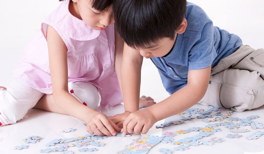 A Healthy Distraction: The Benefits of Jigsaw Puzzles for Children